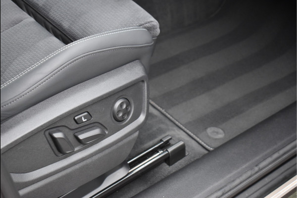 Audi Q5 50 TFSI e S-Line 299 Pk Black Ed HUD Matrix Oled Trekhaak 360 Camera Leder/Alcantara Massage 20 Inch