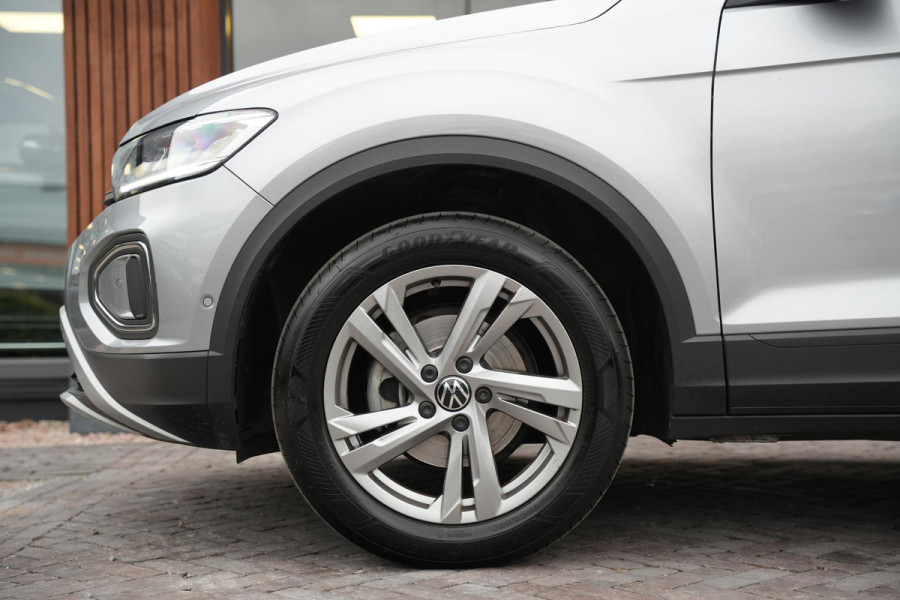 Volkswagen T-Roc 1.0 TSI Life Adaptive Cruise Virtual Dashb. Camera PDC Airco Trekhaak