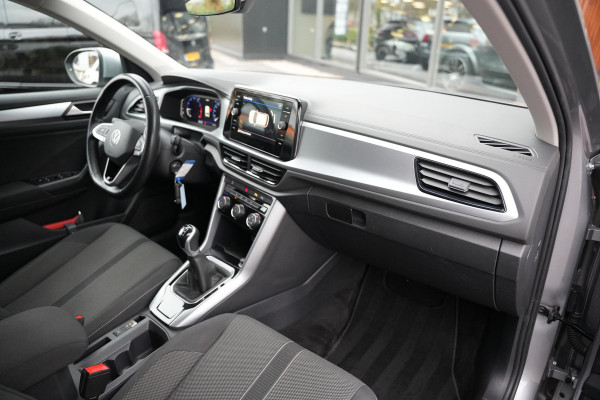 Volkswagen T-Roc 1.0 TSI Life Adaptive Cruise Virtual Dashb. Camera PDC Airco Trekhaak