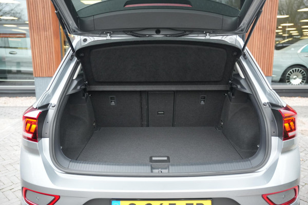Volkswagen T-Roc 1.0 TSI Life Adaptive Cruise Virtual Dashb. Camera PDC Airco Trekhaak