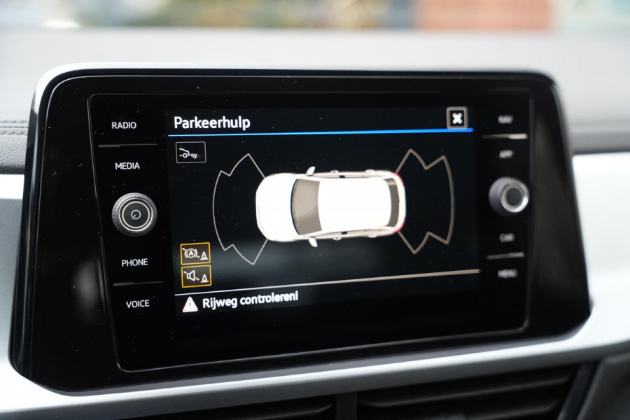 Volkswagen T-Roc 1.0 TSI Life Adaptive Cruise Virtual Dashb. Camera PDC Airco Trekhaak