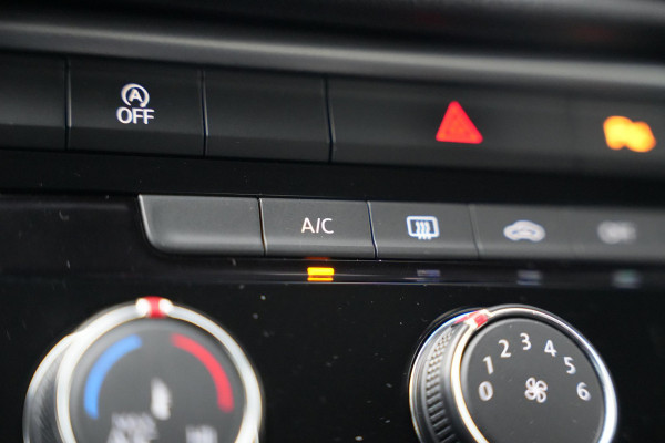 Volkswagen T-Roc 1.0 TSI Life Adaptive Cruise Virtual Dashb. Camera PDC Airco Trekhaak