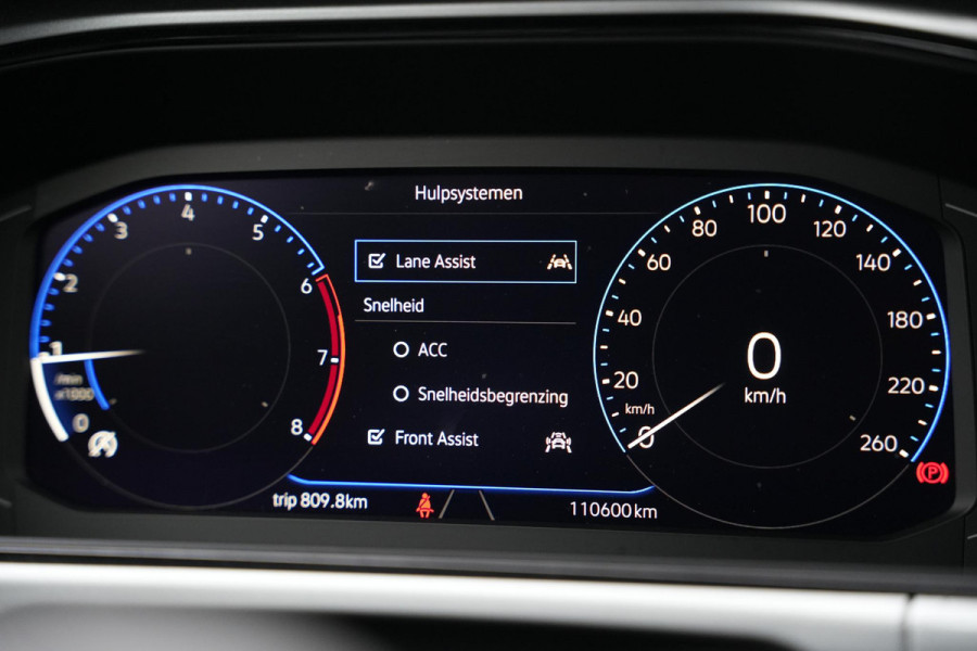 Volkswagen T-Roc 1.0 TSI Life Adaptive Cruise Virtual Dashb. Camera PDC Airco Trekhaak