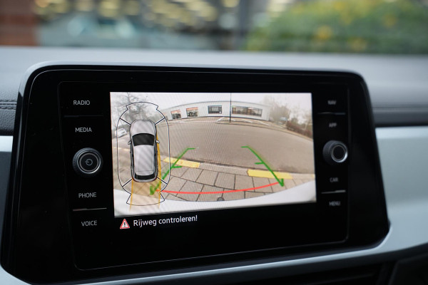 Volkswagen T-Roc 1.0 TSI Life Adaptive Cruise Virtual Dashb. Camera PDC Airco Trekhaak