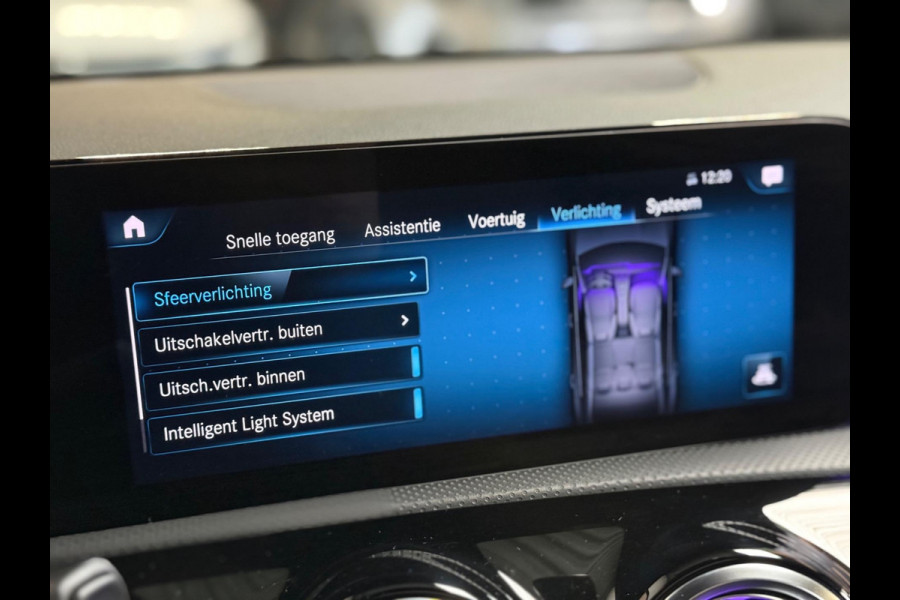 Mercedes-Benz CLA-Klasse 200 Business Solution AMG | Pano | Memory | Multibeam | Keyless | Sfeerverlichting