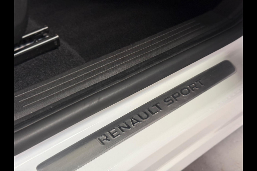 Renault Captur 1.3 mild hybrid 160 R.S. Line | Pano | Trekhaak | Camera | DAB | Navi