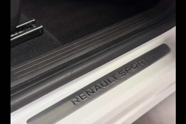 Renault Captur 1.3 mild hybrid 160 R.S. Line | Pano | Trekhaak | Camera | DAB | Navi