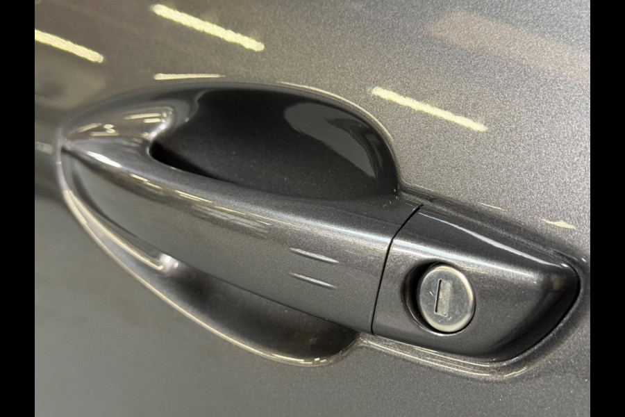 Peugeot 3008 1.6 HYbrid4 300 GT Pack Business | Pano | Focal | Nachtzicht | Trekhaak | Keyless | CarPlay