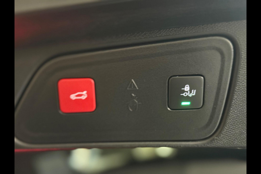 Peugeot 3008 1.6 HYbrid4 300 GT Pack Business | Pano | Focal | Nachtzicht | Trekhaak | Keyless | CarPlay