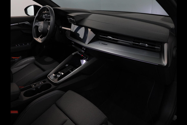 Audi A3 Sportback 35 TFSI S edition 150 pk S-tronic | Verlengde garantie | Navigatie | Panoramadak | Parkeersensoren (Park assist) | B&O Soundsystem | S-Line |
