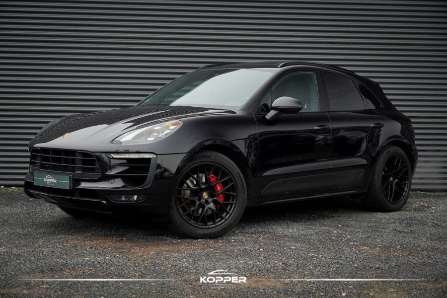 Porsche Macan 3.0 GTS / Pano / Luchtvering / Trekhaak / Sportstoelen / Carplay
