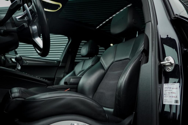 Porsche Macan 3.0 GTS / Pano / Luchtvering / Trekhaak / Sportstoelen / Carplay