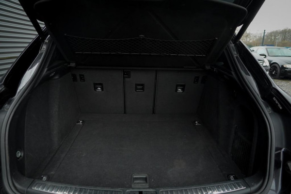 Porsche Macan 3.0 GTS / Pano / Luchtvering / Trekhaak / Sportstoelen / Carplay