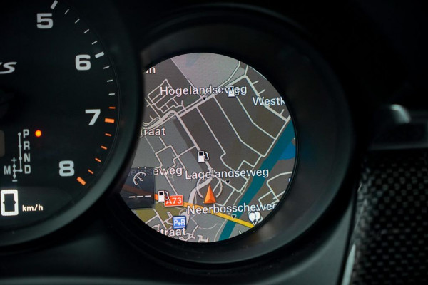 Porsche Macan 3.0 GTS / Pano / Luchtvering / Trekhaak / Sportstoelen / Carplay