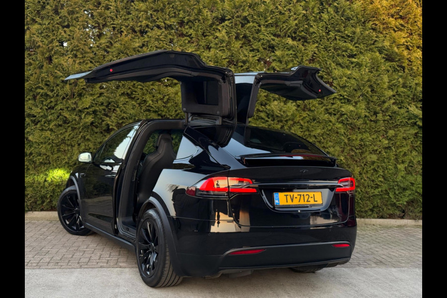 Tesla Model X 75D Base Auto Pilot Trekhaak Black Pack