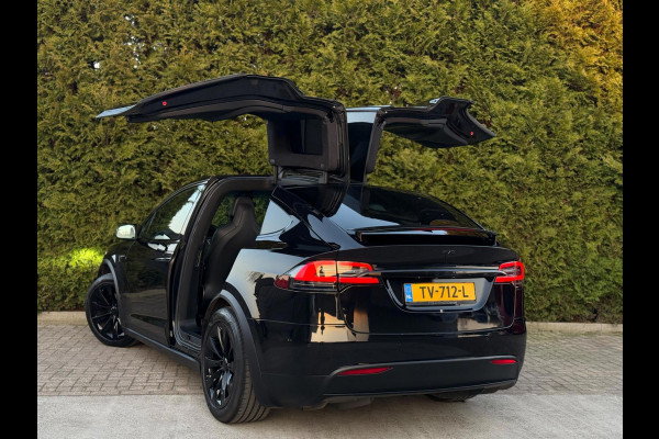 Tesla Model X 75D Base Auto Pilot Trekhaak Black Pack