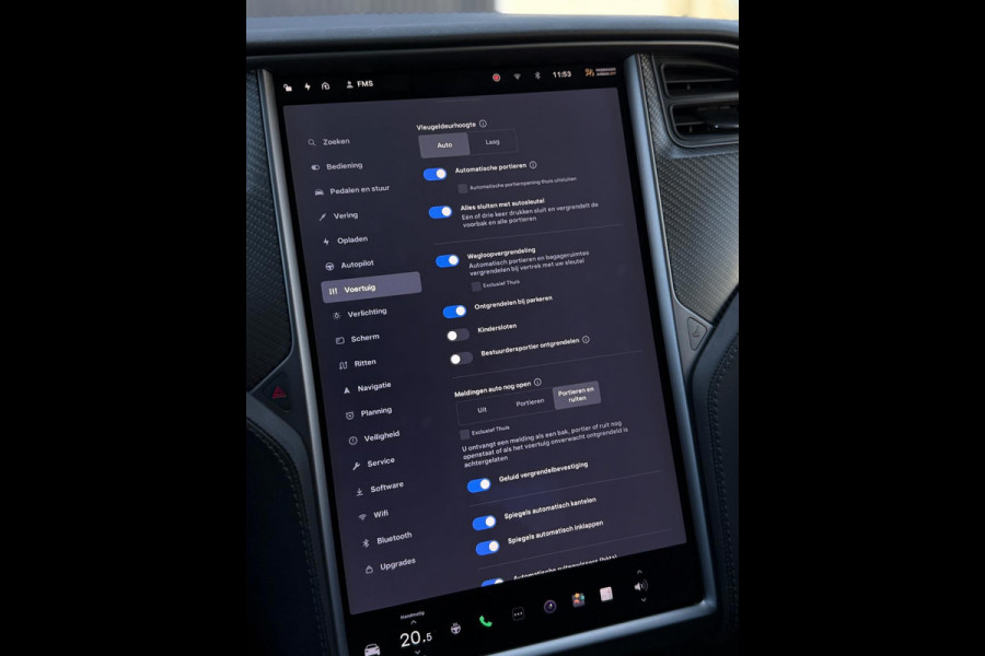 Tesla Model X 75D Base Auto Pilot Trekhaak Black Pack