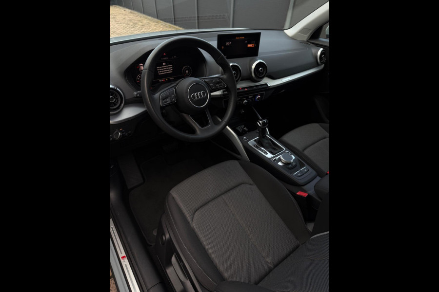 Audi Q2 35 TFSI 2x S-Line CarPlay Camera LED