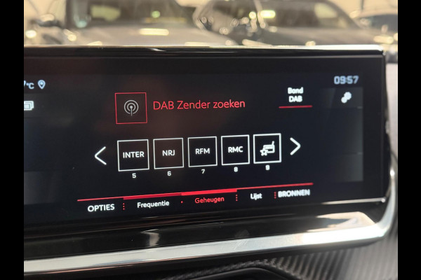 Peugeot 2008 1.2 PureTech GT Pack | Pano | BTW | ACC | Sfeerverlichting | Keyless | Stoelverwarming
