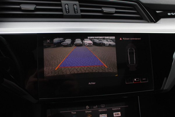Audi e-tron e-tron 50 quattro Launch edition Black 71 kWh S-line / SoH 92.1% / Trekhaak / Panoramadak / 20'' / Luchtvering / ACC / Navigatie / Stoelverwarming