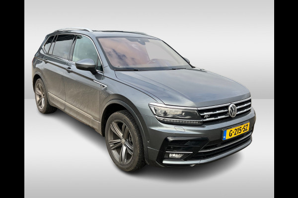 Volkswagen Tiguan Allspace 1.5 TSI Highline Business R 7p. / NL Auto! / 1e Eign. / Panoramadak / Camera / Keyless / 19'' / CarPlay / Stoelverwarming / DAB / ACC