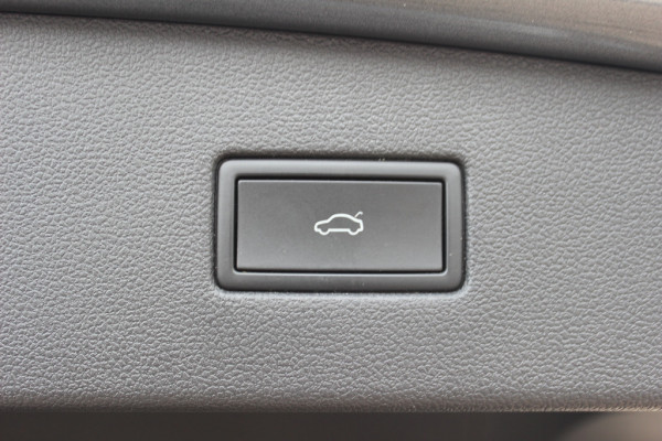 Volkswagen Tiguan Allspace 1.5 TSI Highline Business R 7p. / NL Auto! / 1e Eign. / Panoramadak / Camera / Keyless / 19'' / CarPlay / Stoelverwarming / DAB / ACC