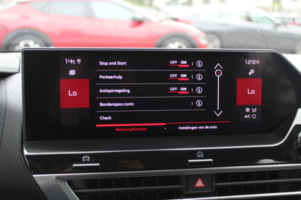 Citroën C4 1.2 Puretech Shine / Camera / Head-up / Keyless / Leder / 18'' / Navigatie / DAB / Dodehoek / ACC / Virtual Cockpit