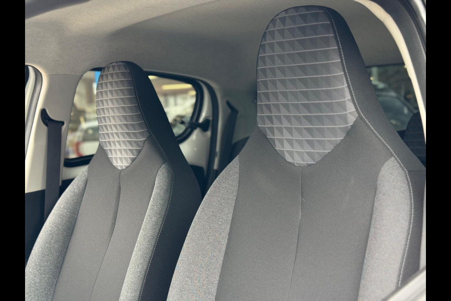 Peugeot 108 1.0 e-VTi Active 2021 5drs wit Airco NAP 1e EIG!