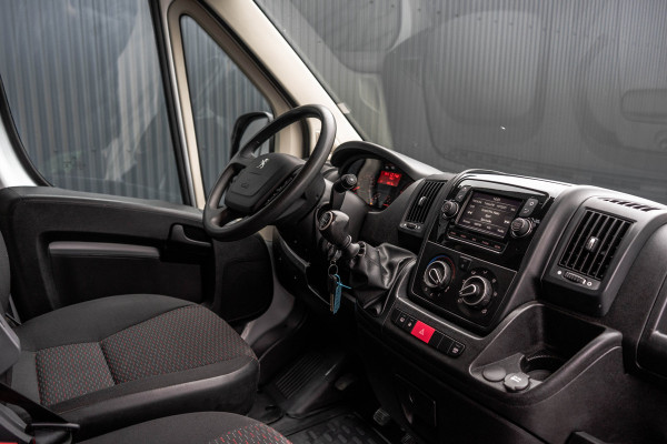 Peugeot Boxer 330 2.2 BlueHDi 120 L2H2 Premium | Camera | Cruise | Navi | Airco | Trekhaak