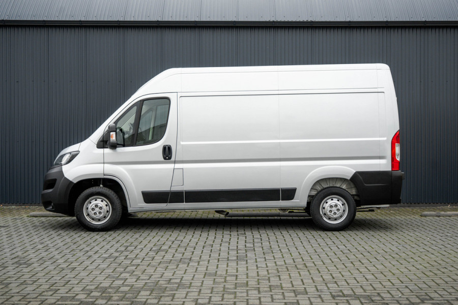 Peugeot Boxer 330 2.2 BlueHDi 120 L2H2 Premium | Camera | Cruise | Navi | Airco | Trekhaak
