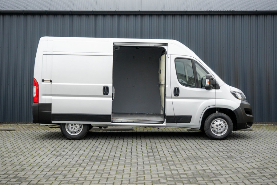 Peugeot Boxer 330 2.2 BlueHDi 120 L2H2 Premium | Camera | Cruise | Navi | Airco | Trekhaak