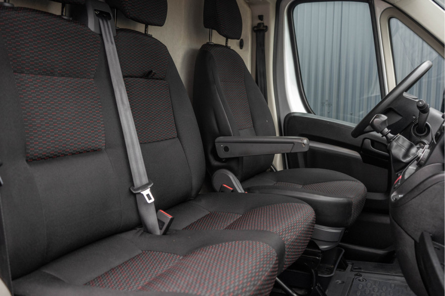 Peugeot Boxer 330 2.2 BlueHDi 120 L2H2 Premium | Camera | Cruise | Navi | Airco | Trekhaak