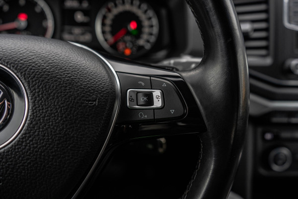 Volkswagen Amarok 3.0 TDI V6 L2H1 | 4Motion | DC | Highline | 225 PK | LED | Camera | Cruise | PDC | Trekhaak | Airco