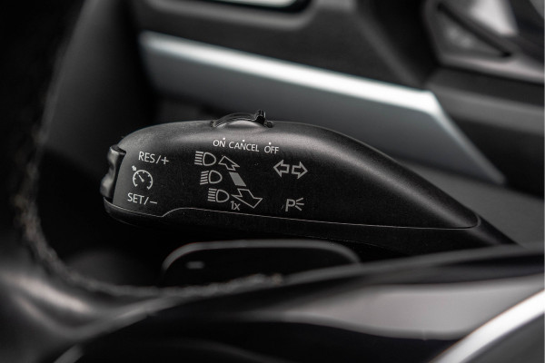 Volkswagen Amarok 3.0 TDI V6 L2H1 | 4Motion | DC | Highline | 225 PK | LED | Camera | Cruise | PDC | Trekhaak | Airco