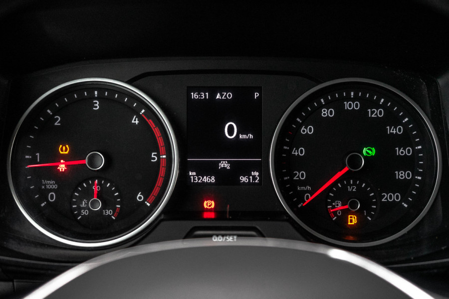 Volkswagen Crafter 35 2.0 TDI L5H3 Highline | 177PK | Stoelmassage | LED | Camera | Automaat | Carplay | Cruise | Navi | Airco | Trekhaak | Stoelma