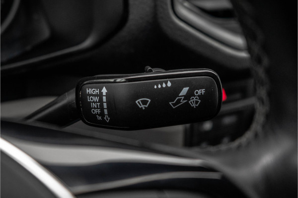 Volkswagen Crafter 35 2.0 TDI L5H3 Highline | 177PK | Stoelmassage | LED | Camera | Automaat | Carplay | Cruise | Navi | Airco | Trekhaak | Stoelma