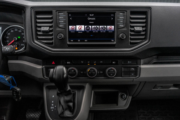 Volkswagen Crafter 35 2.0 TDI L5H3 Highline | 177PK | Stoelmassage | LED | Camera | Automaat | Carplay | Cruise | Navi | Airco | Trekhaak | Stoelma