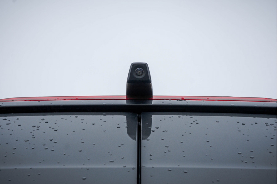 Volkswagen Crafter 35 2.0 TDI L5H3 Highline | 177PK | Stoelmassage | LED | Camera | Automaat | Carplay | Cruise | Navi | Airco | Trekhaak | Stoelma