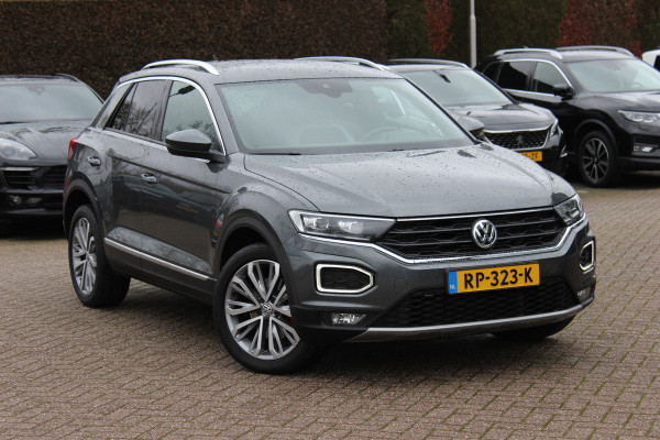Volkswagen T-Roc 1.5 TSI Sport / Trekhaak / Virtual Cockpit / Navigatie / 17'' / Parkeerhulp V+A / CarPlay / DAB / Getint glas / ACC