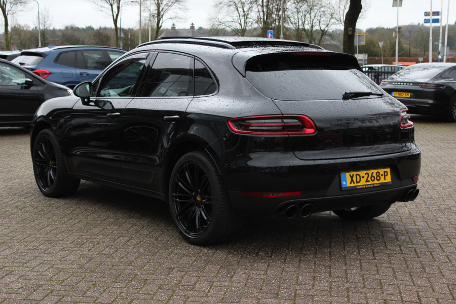Porsche Macan 2.0 / Trekhaak / Panoramadak / Camera / Leder / Bose / 21'' / Luchtvering / Keyless / Navigatie / DAB / Stoelverwarming / ACC