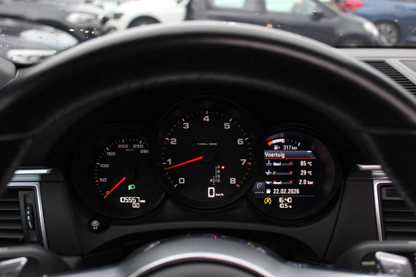 Porsche Macan 2.0 / Trekhaak / Panoramadak / Camera / Leder / Bose / 21'' / Luchtvering / Keyless / Navigatie / DAB / Stoelverwarming / ACC