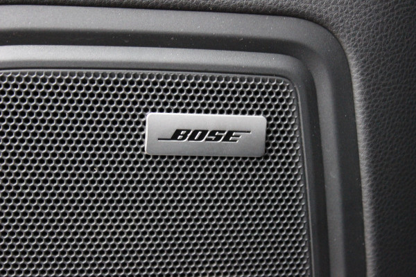 Porsche Macan 2.0 / Trekhaak / Panoramadak / Camera / Leder / Bose / 21'' / Luchtvering / Keyless / Navigatie / DAB / Stoelverwarming / ACC