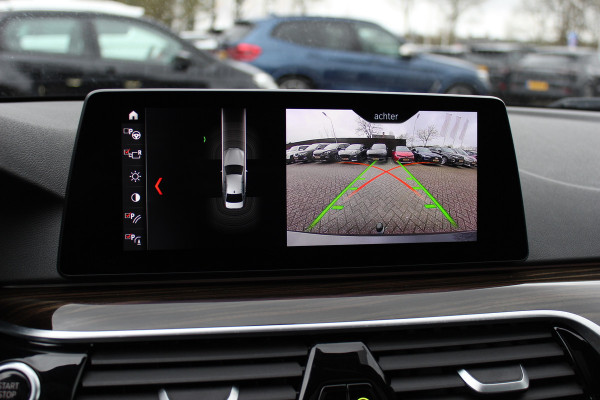 BMW 5 Serie 540i High Exe. M Sport / Trekhaak / Schuifdak / Camera / Leder / Keyless / 20'' / Stoelventilatie+Verwarming / Stuurverwarming / Dodehoek / DAB / ACC