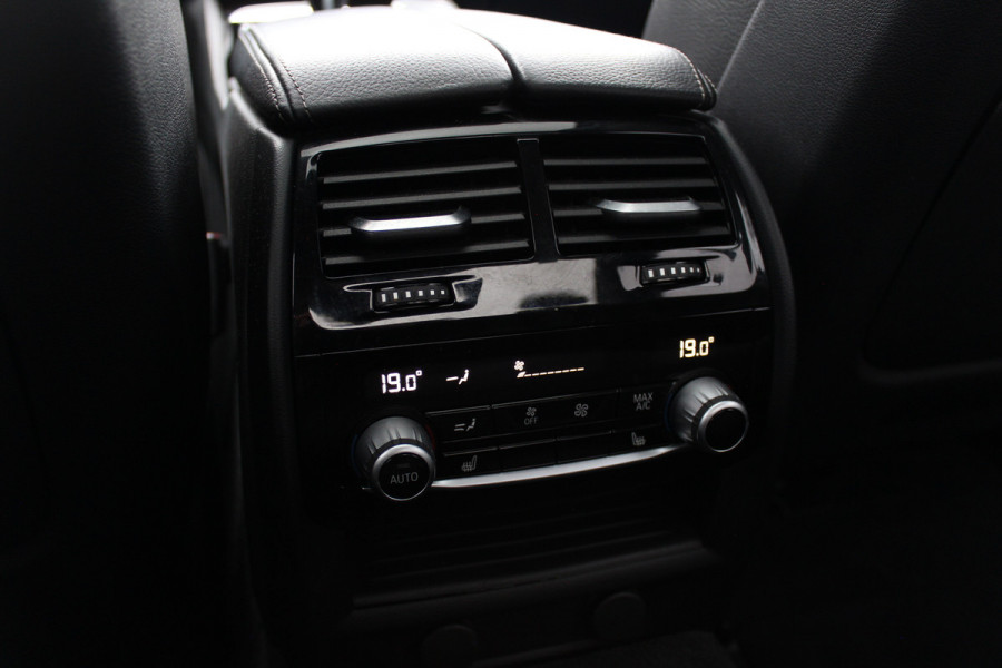 BMW 5 Serie 540i High Exe. M Sport / Trekhaak / Schuifdak / Camera / Leder / Keyless / 20'' / Stoelventilatie+Verwarming / Stuurverwarming / Dodehoek / DAB / ACC