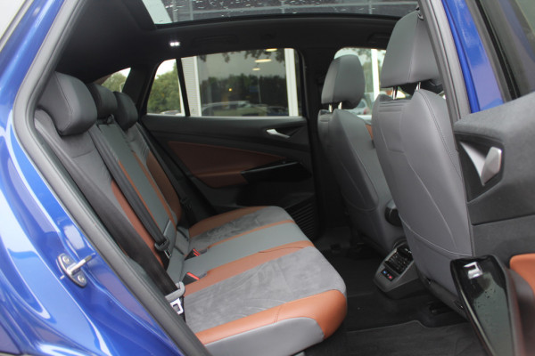 Volkswagen ID.4 First Max 77 kWh / Full option! / Panoramadak / Camera / Head-up / Keyless / 21'' / ACC / Dodehoek / Elektr. stoelen / Massage / Navigatie / Stuurverwarming