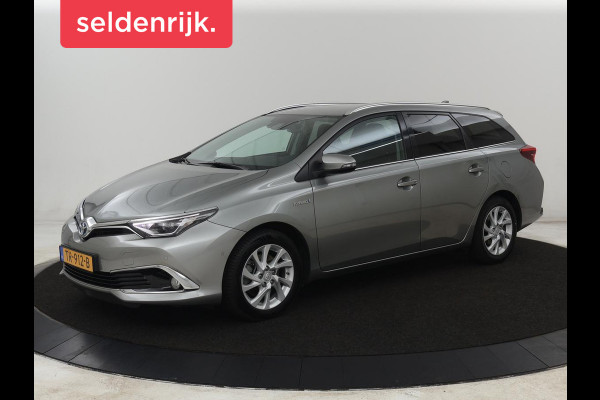 Toyota Auris 1.8 Hybrid Executive | Stoelverwarming | Half leder | Navigatie | Keyless | Climate control | Cruise control | Parkeerhulp