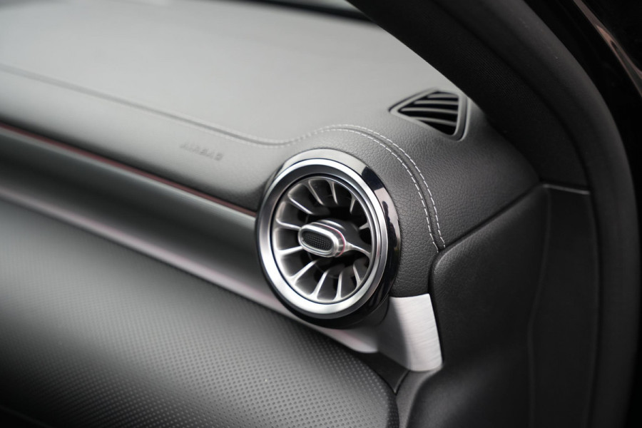 Mercedes-Benz A-Klasse 250 e Business Solution AMG Limited Panoramadak Ambient Widescreen AMG Cruise Camera
