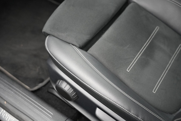 Mercedes-Benz A-Klasse 250 e Business Solution AMG Limited Panoramadak Ambient Widescreen AMG Cruise Camera