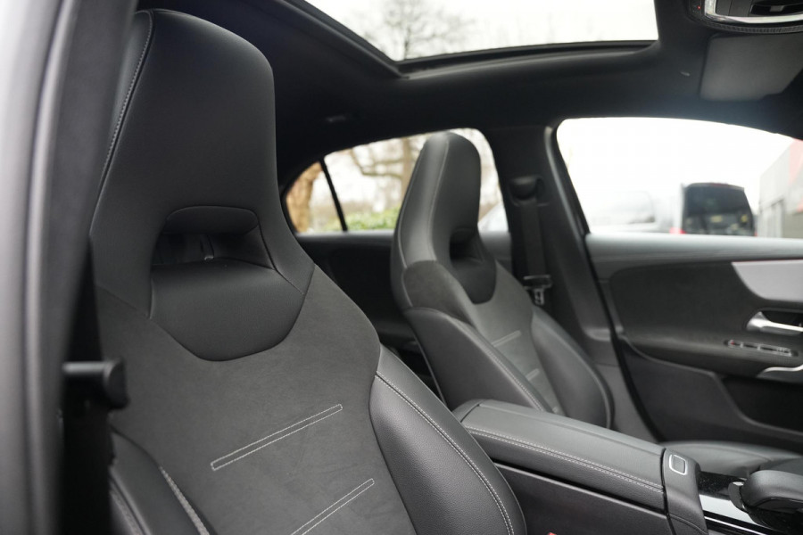 Mercedes-Benz A-Klasse 250 e Business Solution AMG Limited Panoramadak Ambient Widescreen AMG Cruise Camera