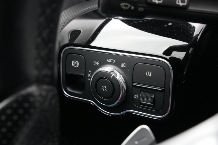 Mercedes-Benz A-Klasse 250 e Business Solution AMG Limited Panoramadak Ambient Widescreen AMG Cruise Camera